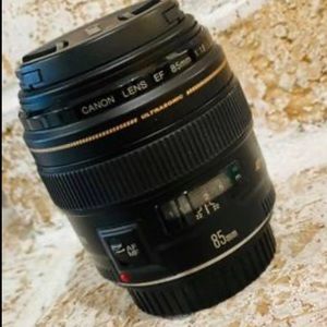 Canon Lens 85 f/1.8